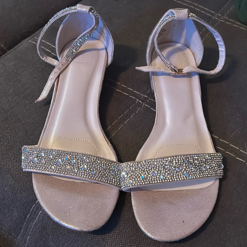 Wedding sandals worn for outdoor ceremony only